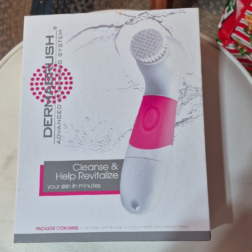 Dermabrush Advanced Cleansing System for face and body - Pink and White
